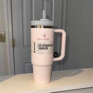 Stanley Quencher H2.0 Tumbler in Rose Quartz